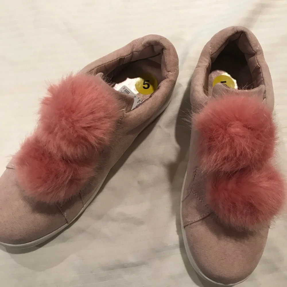 Sam Edelman Girls Pink Suede Pom Pom Sneakers